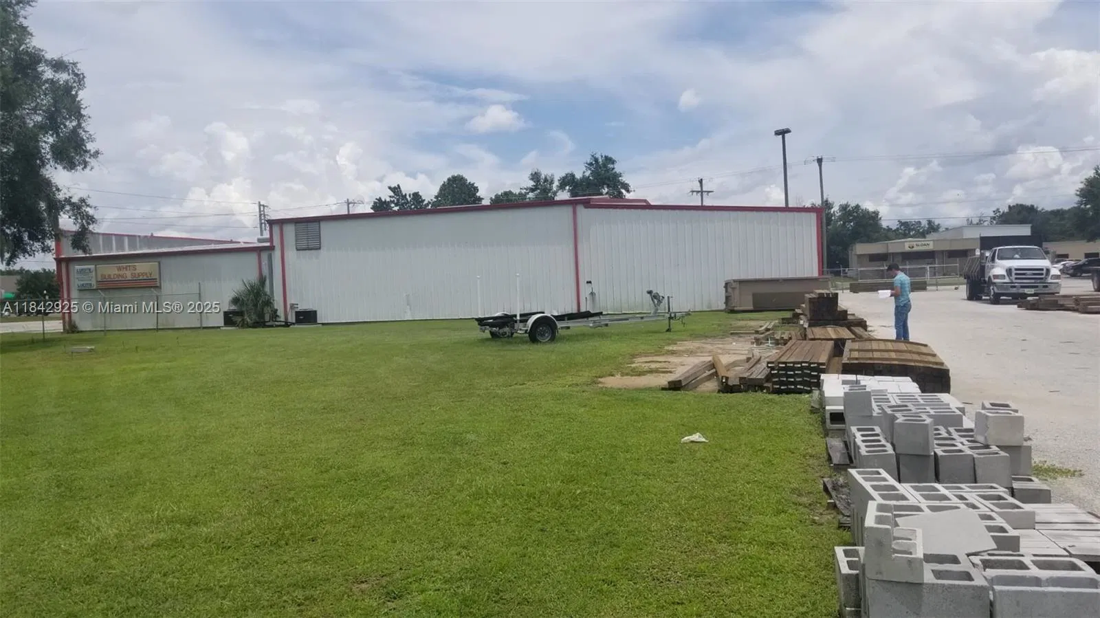 Established Durable Goods Wholesaler with Ample Real Estate