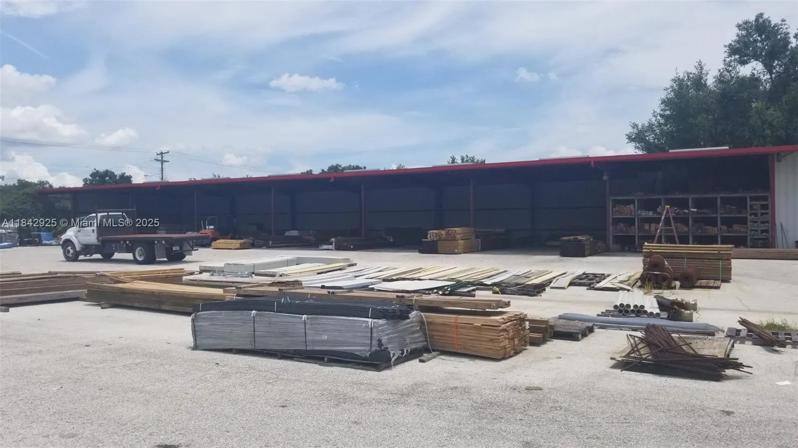 Established Durable Goods Wholesaler with Ample Real Estate