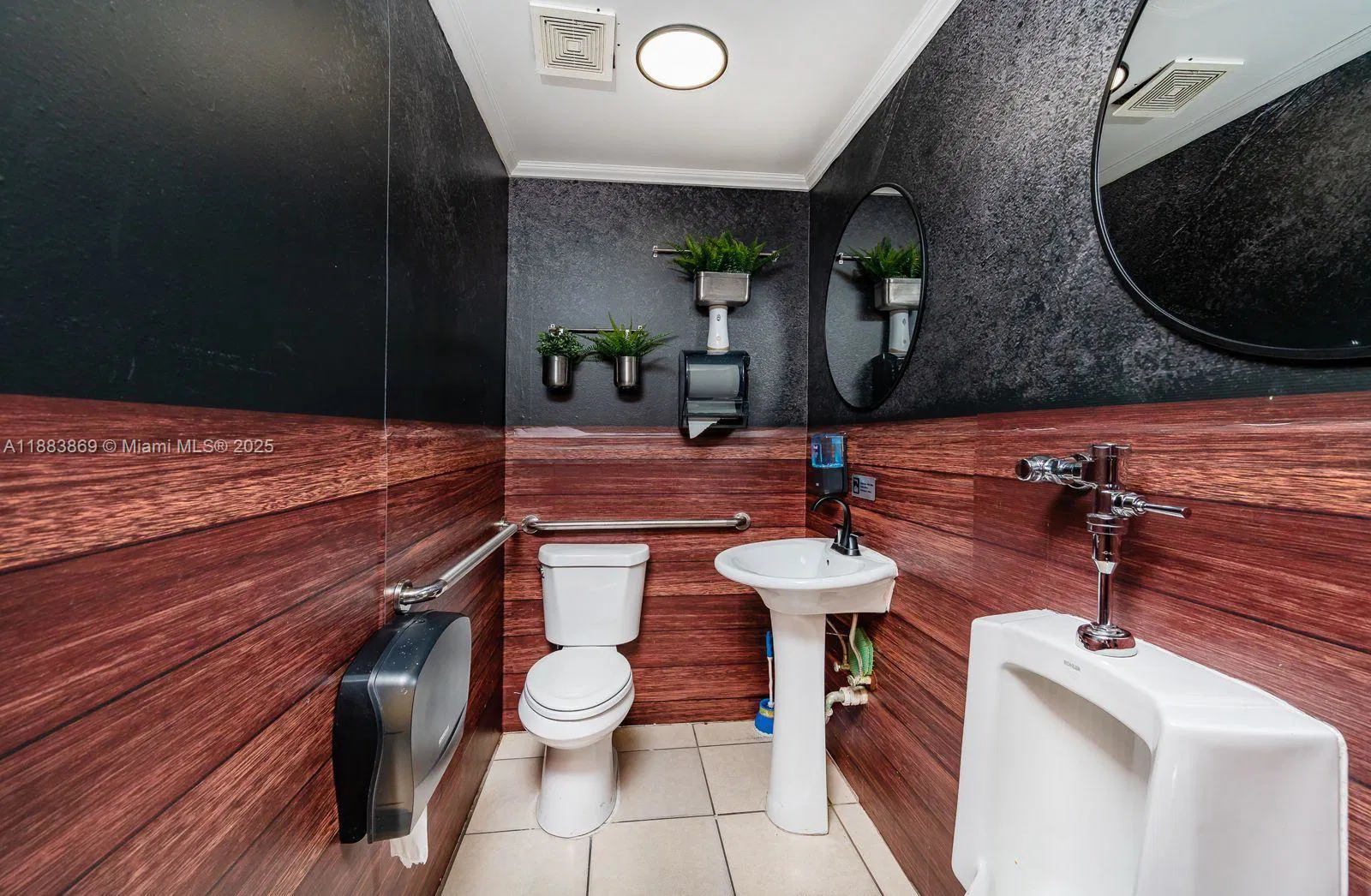 Turnkey Restaurant and Cafeteria with All Inventory and Licenses