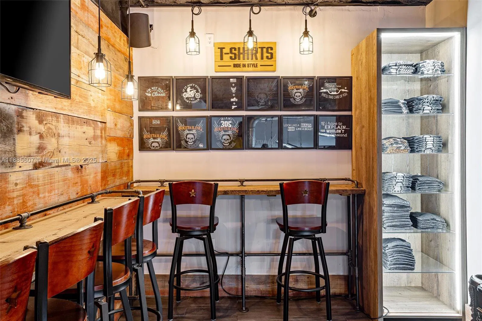 Niche Auto Detailing  Customization Studio with Strong Online Presence