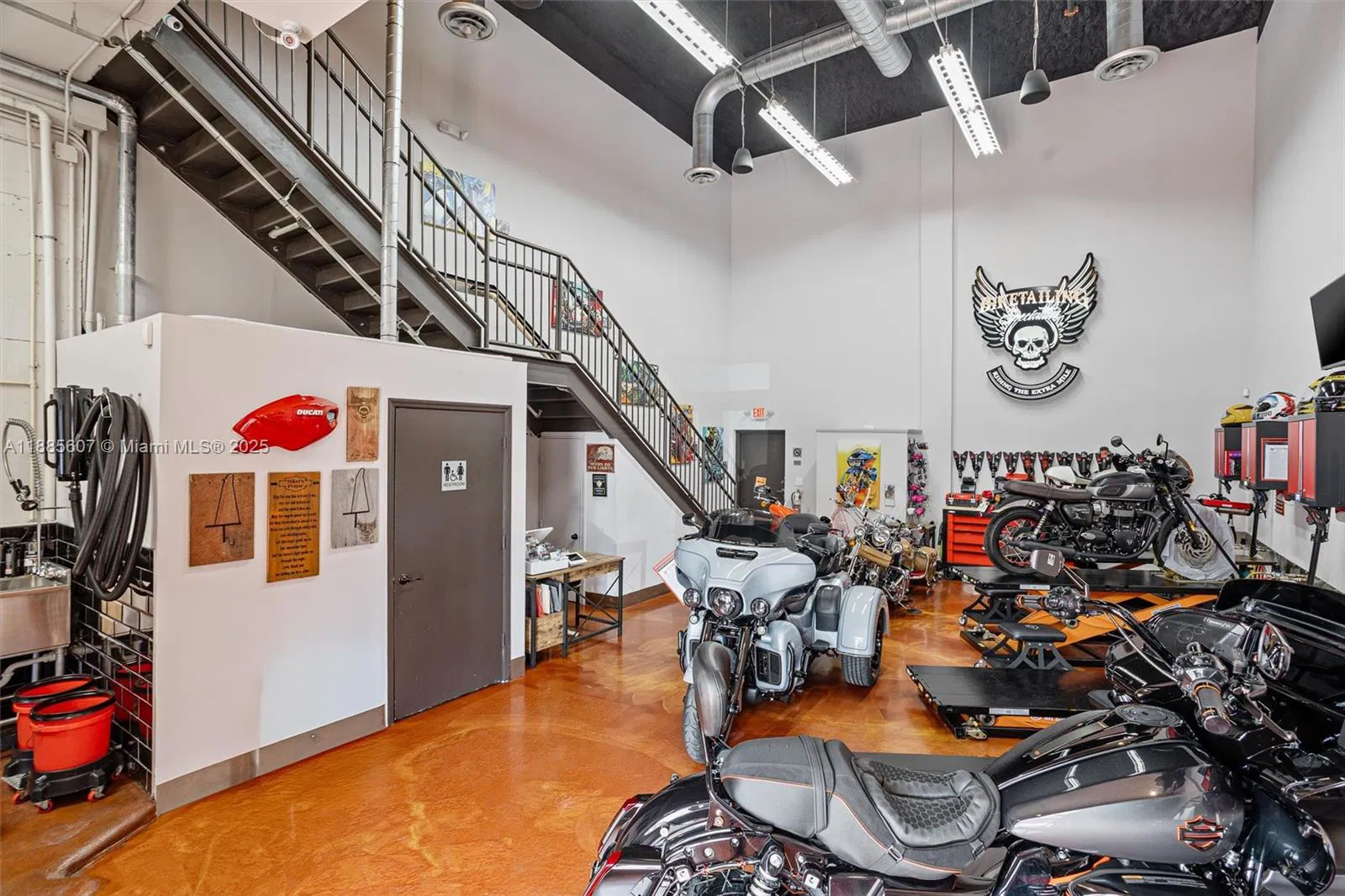 Niche Auto Detailing  Customization Studio with Strong Online Presence