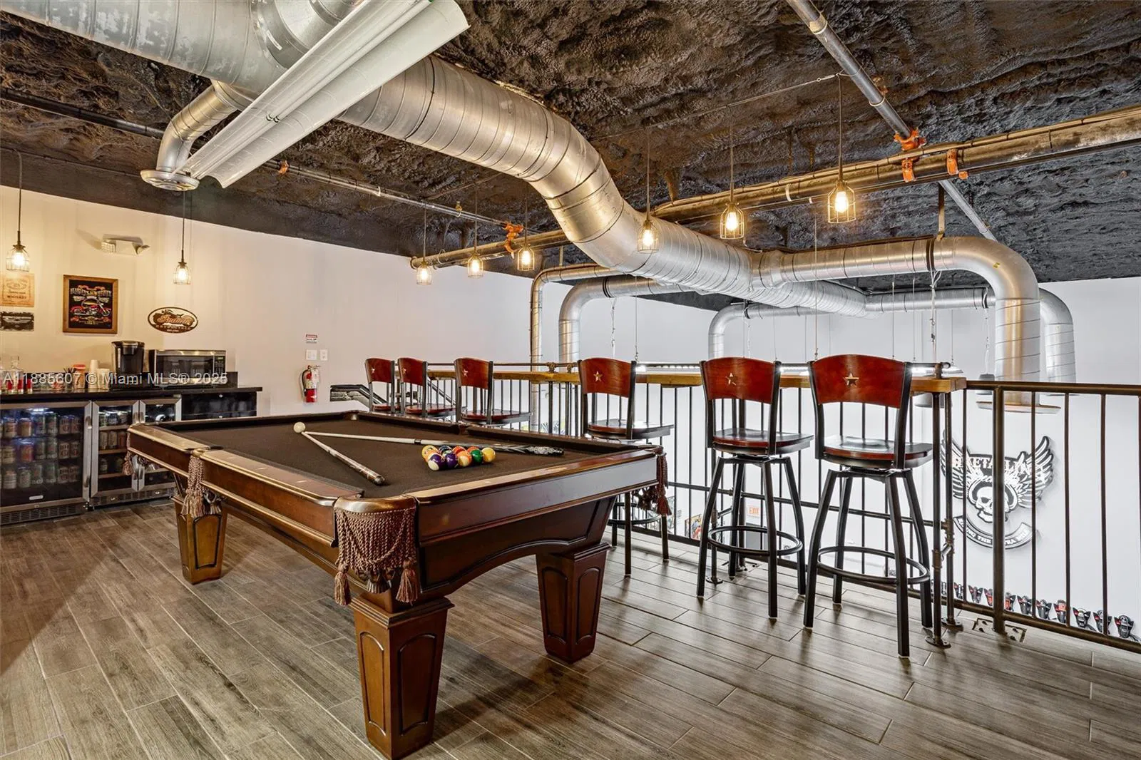 Niche Auto Detailing  Customization Studio with Strong Online Presence