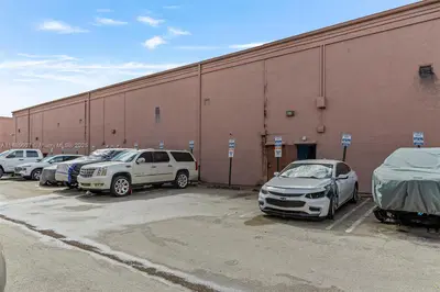 Niche Auto Detailing  Customization Studio with Strong Online Presence