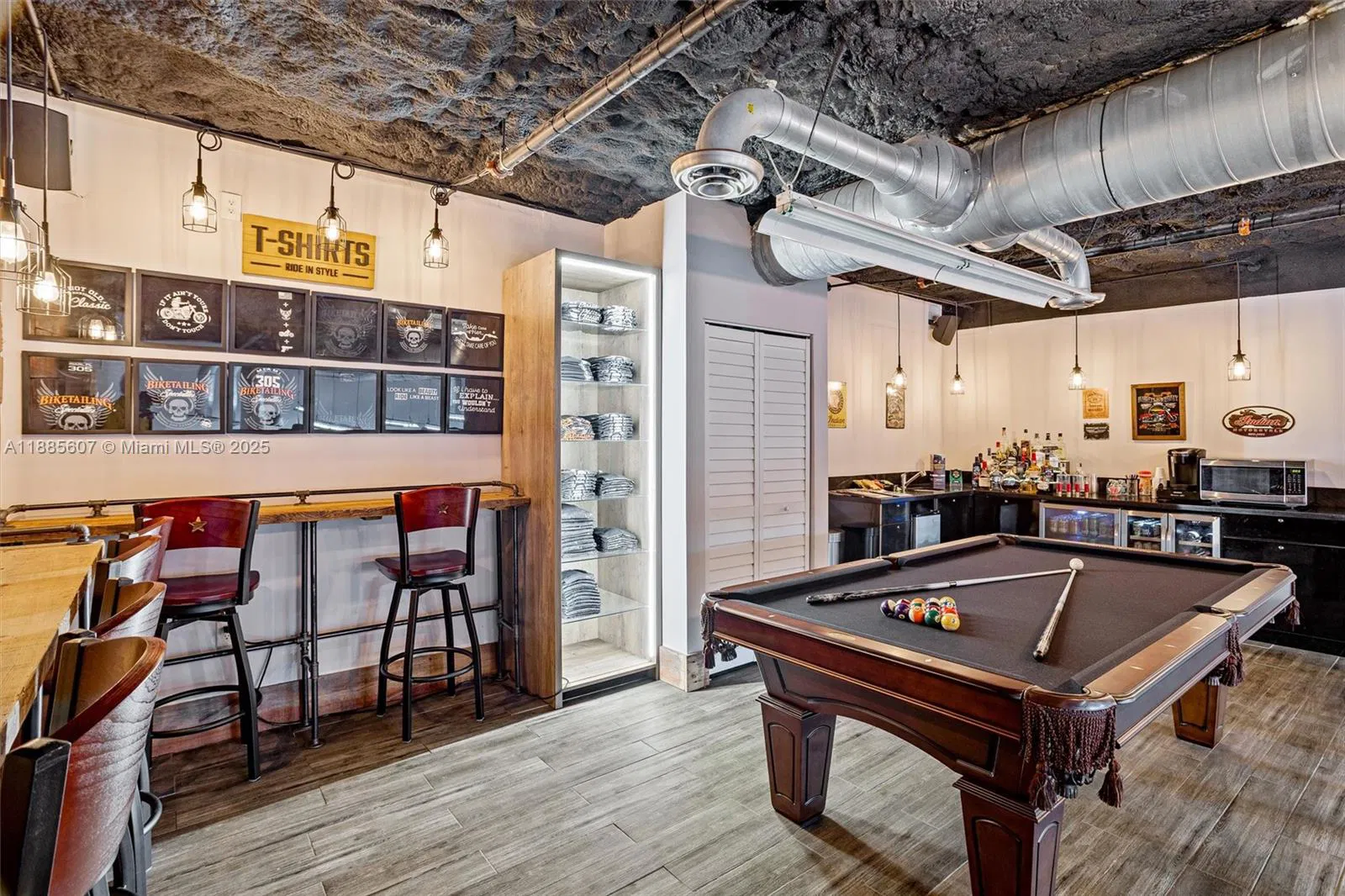 Niche Auto Detailing  Customization Studio with Strong Online Presence