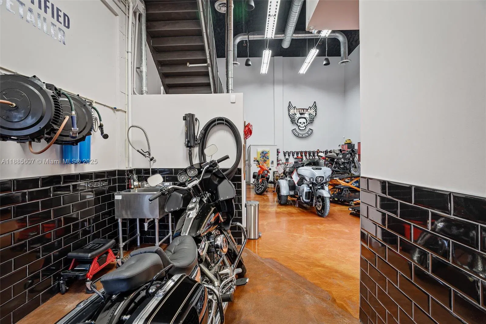 Niche Auto Detailing  Customization Studio with Strong Online Presence