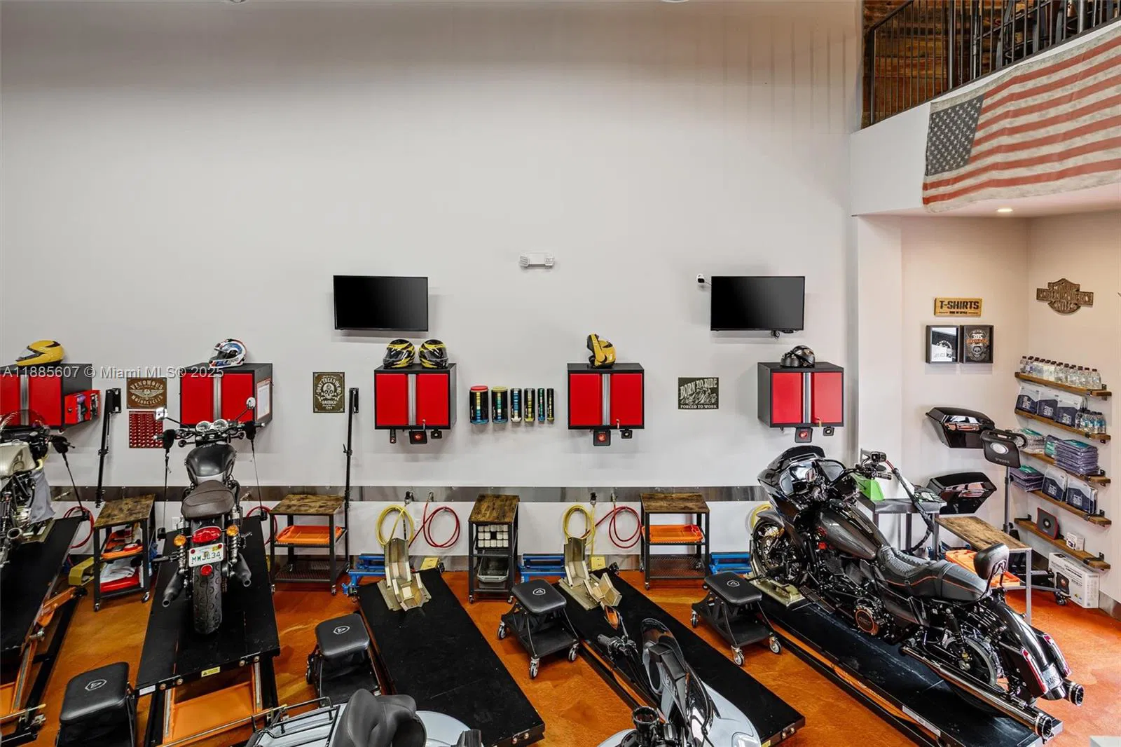 Niche Auto Detailing  Customization Studio with Strong Online Presence