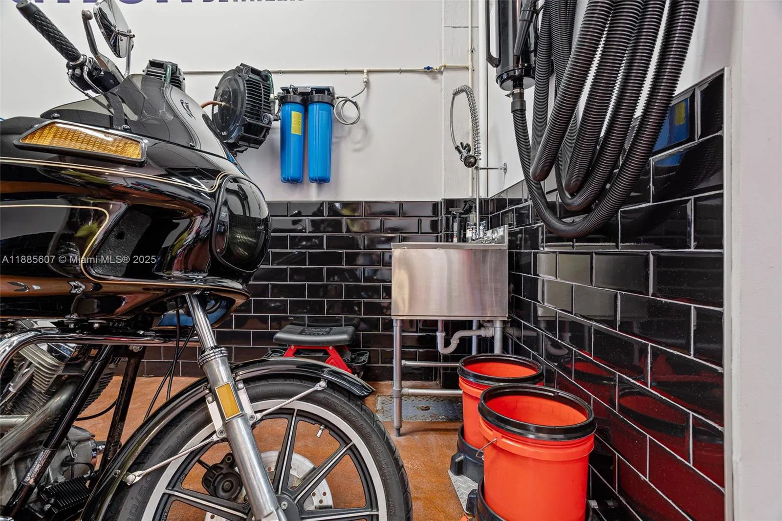 Niche Auto Detailing  Customization Studio with Strong Online Presence