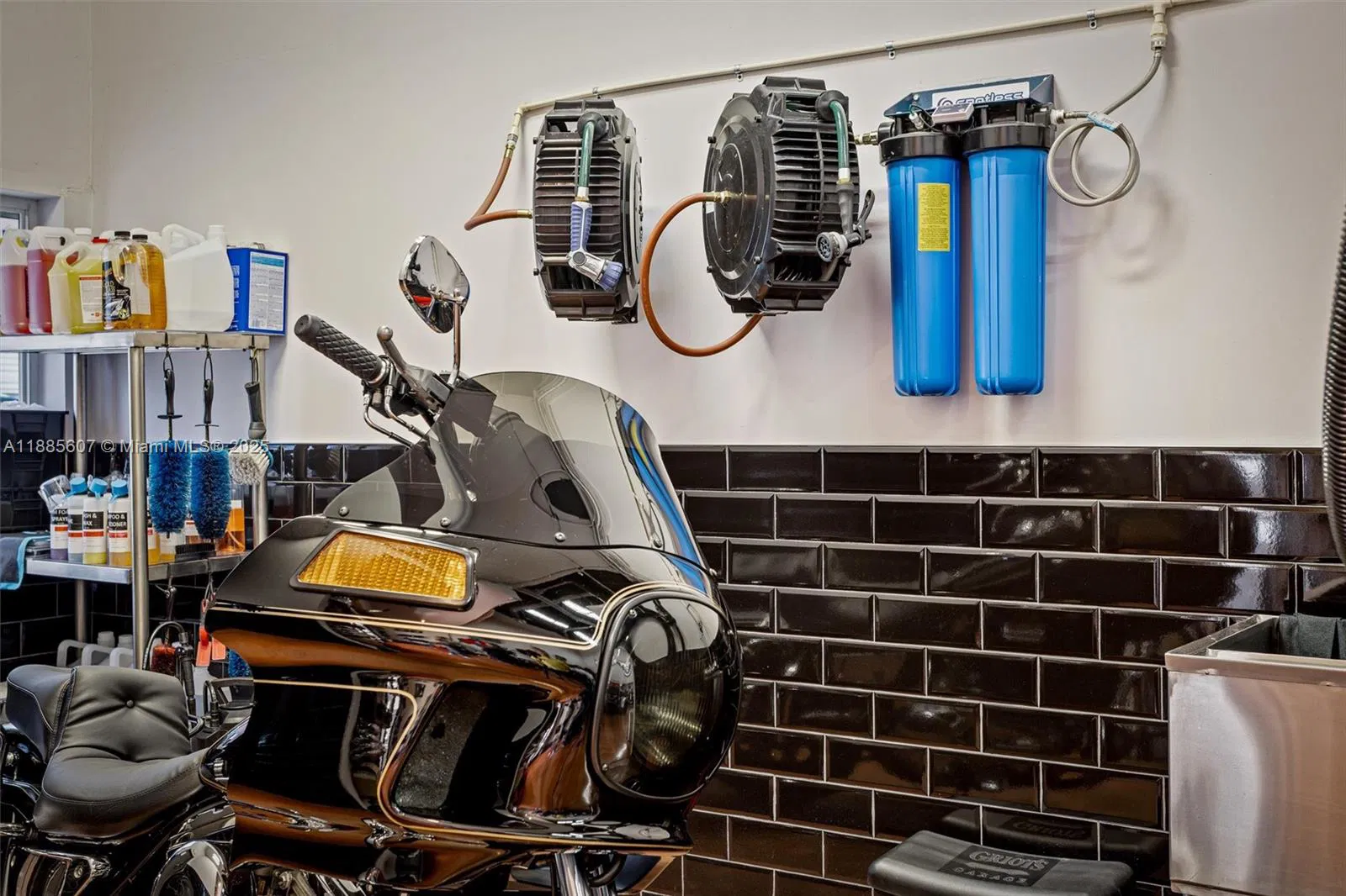 Niche Auto Detailing  Customization Studio with Strong Online Presence