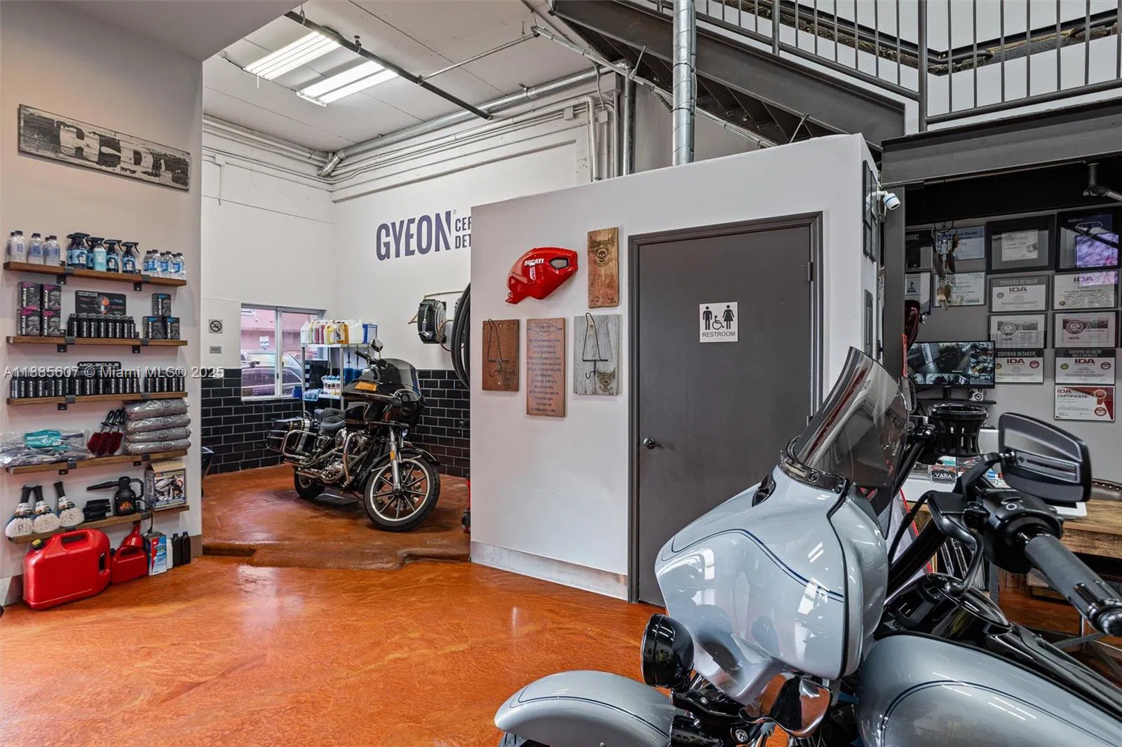 Niche Auto Detailing  Customization Studio with Strong Online Presence