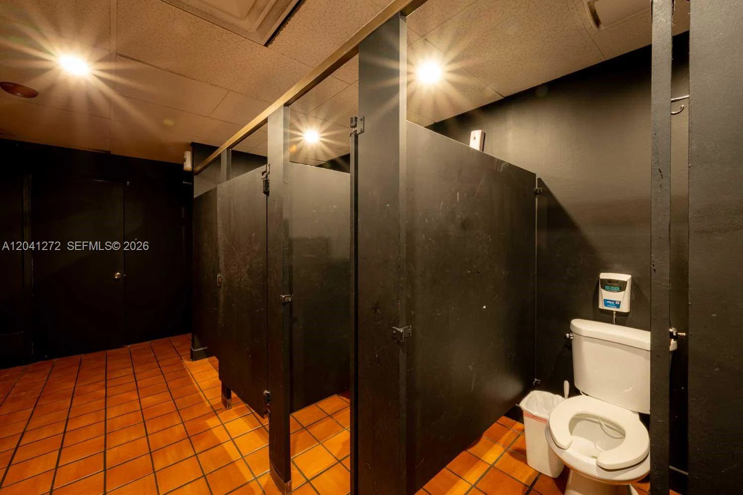 Premier Latin Entertainment Venue with Loyal Clientele