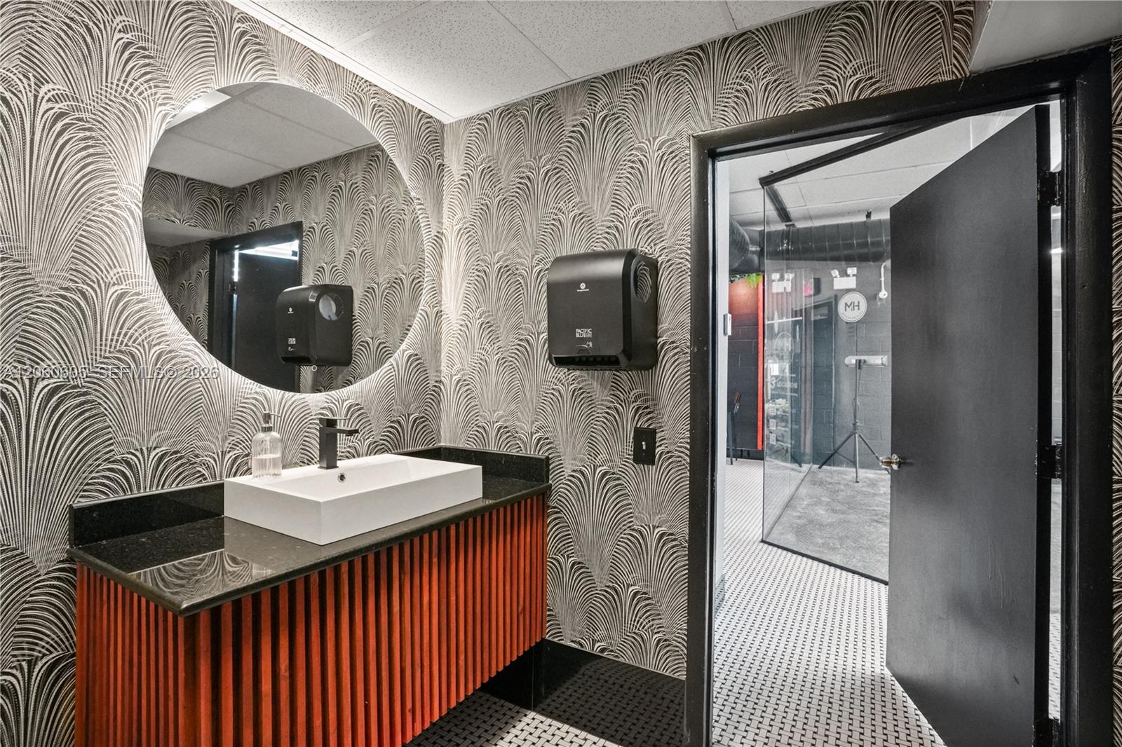 Established Car Wash with High End Ceramic Pro Services