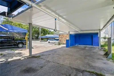 Established Car Wash with High End Ceramic Pro Services