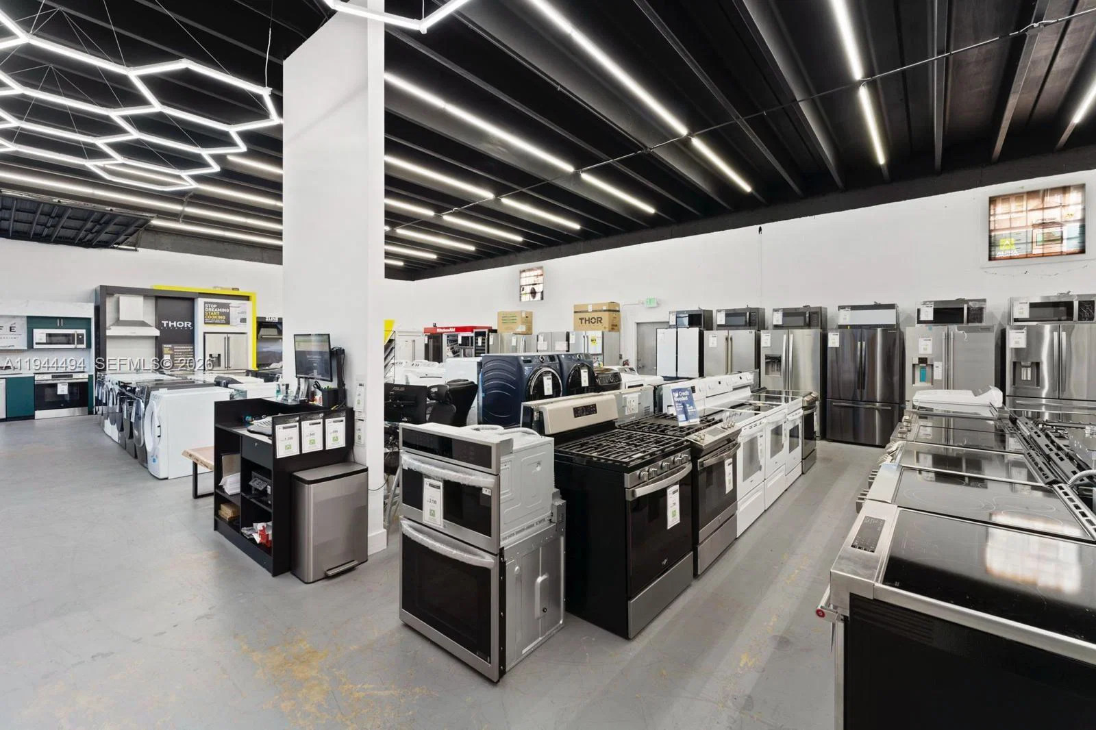 Turnkey Appliance Retailer with Established Supplier Relationships