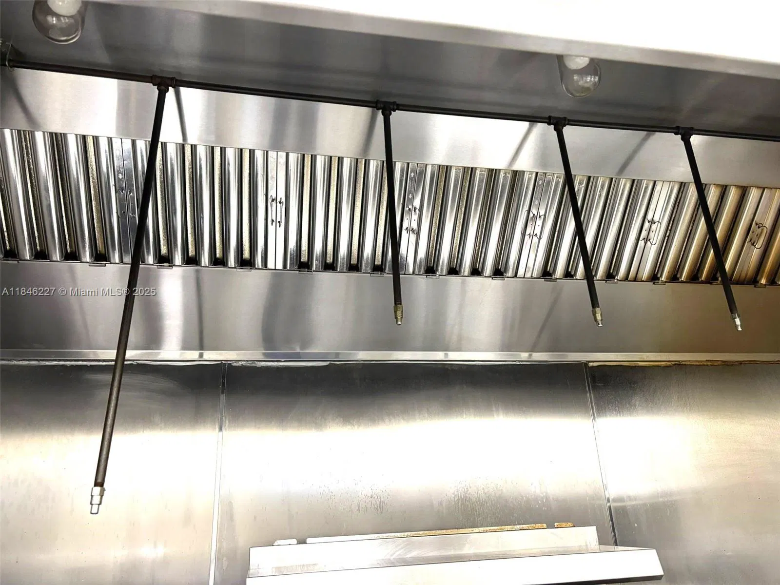 Thriving Vietnamese Restaurant with High Volume Operations