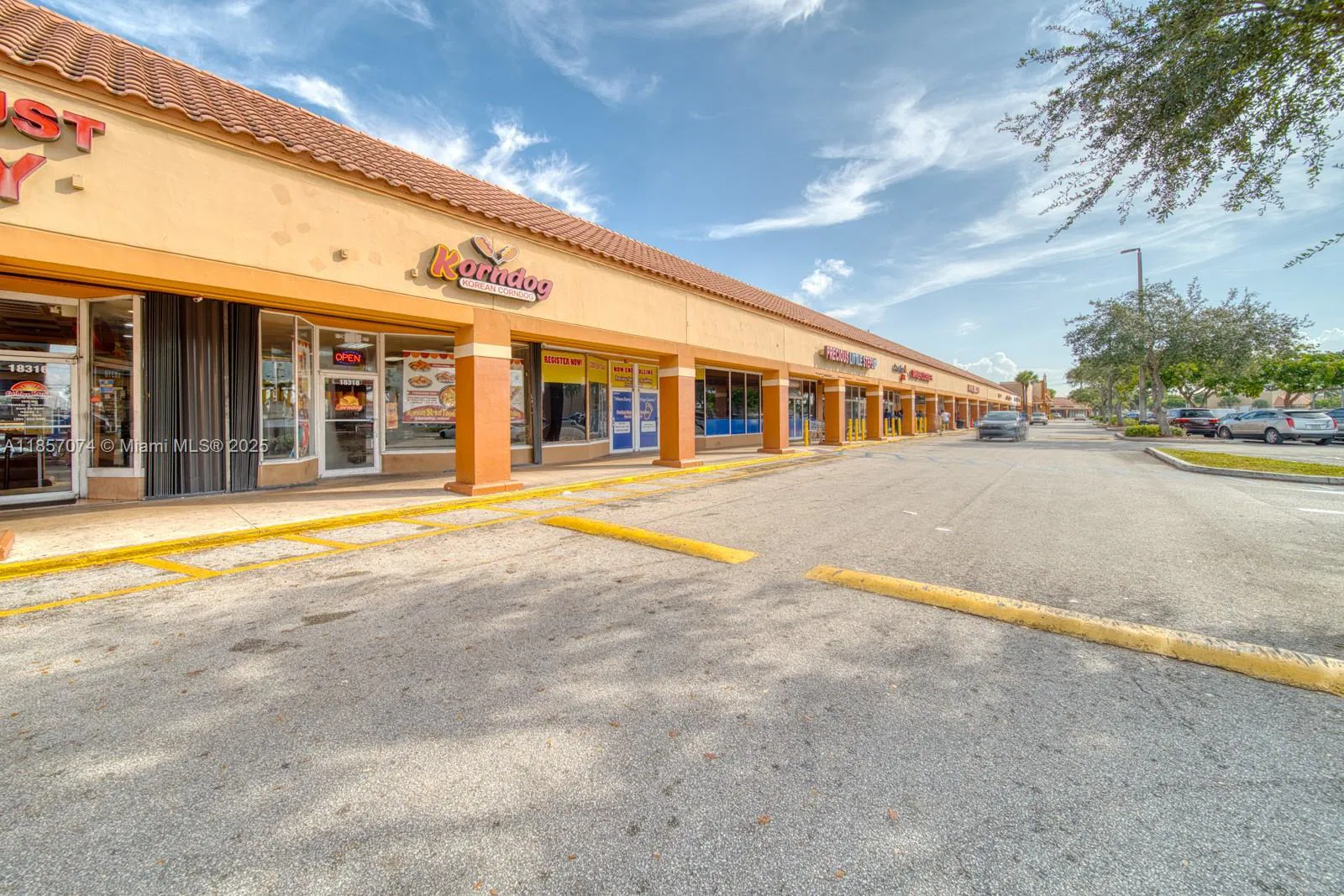 Turnkey Restaurant with Prime Plaza Location