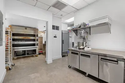 Turnkey Bakery with Prime Location and Modern Equipment