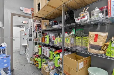 Turnkey Boba Tea Shop with High Traffic Location