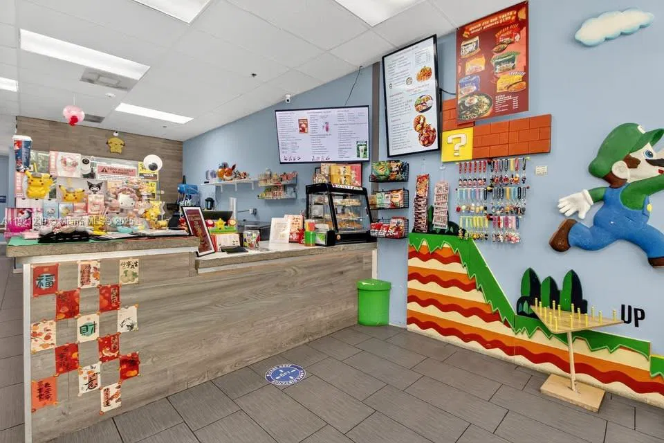 Turnkey Boba Tea Shop with High Traffic Location