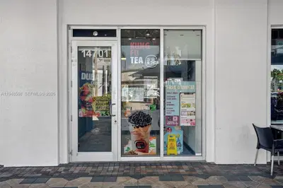 Turnkey Boba Tea Shop with High Traffic Location