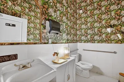 Turnkey Downtown Cafe with High Foot Traffic