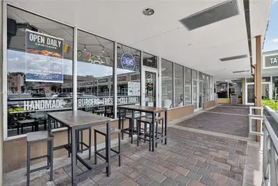 Profitable Gourmet Burger Restaurant with 2COP License