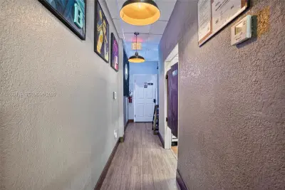 Profitable Gourmet Burger Restaurant with 2COP License