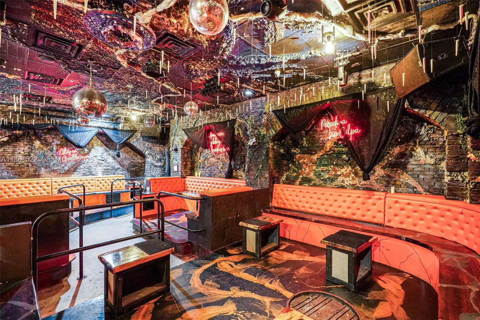 Premier Nightlife Venue with Iconic Brand Recognition