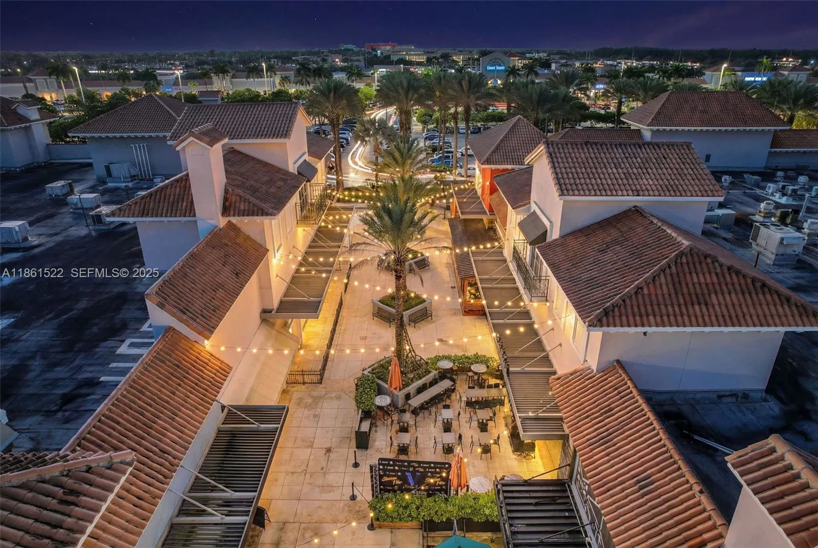 Premier Nightlife Venue with Iconic Brand Recognition