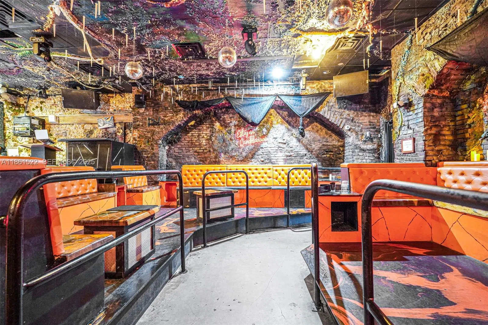 Premier Nightlife Venue with Iconic Brand Recognition