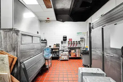 Premier Nightlife Venue with Iconic Brand Recognition