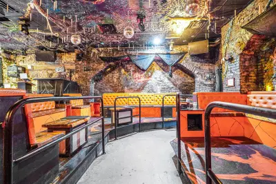 Established Nightlife Bar with Strong Brand Recognition