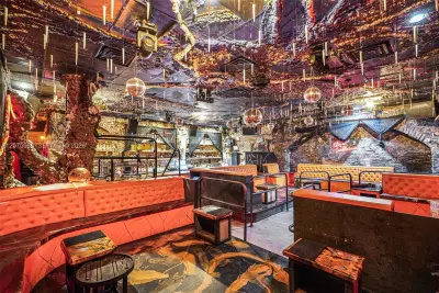 Established Nightlife Bar with Strong Brand Recognition