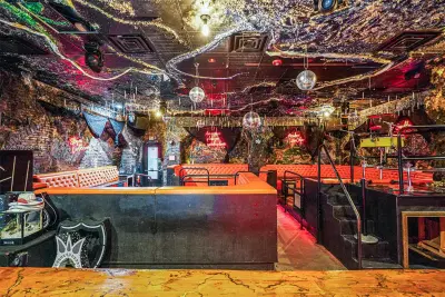 Established Nightlife Bar with Strong Brand Recognition
