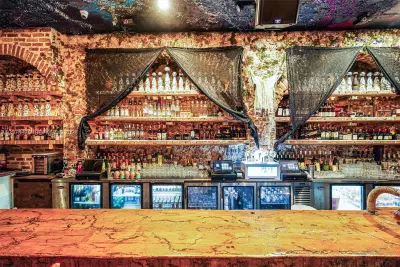 Established Nightlife Bar with Strong Brand Recognition