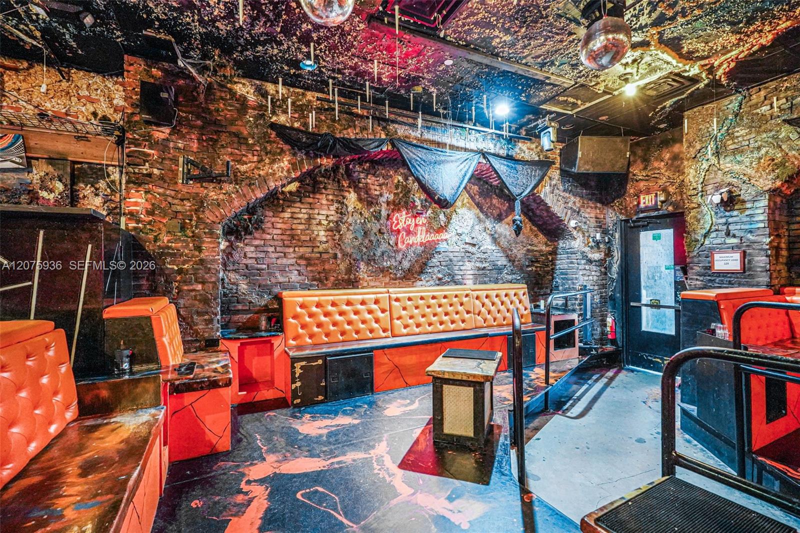 Established Nightlife Bar with Strong Brand Recognition