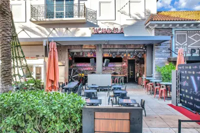 Established Nightlife Bar with Strong Brand Recognition