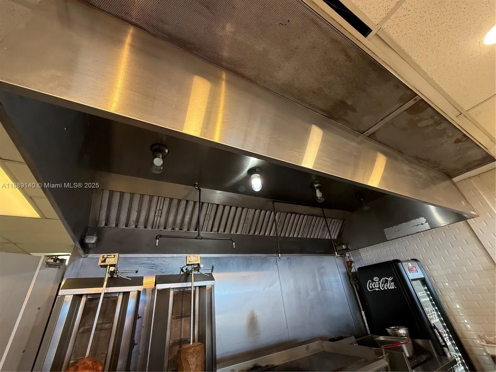 Prime Miami Beach Restaurant with High Foot Traffic Location