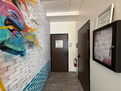 Prime Miami Beach Restaurant with High Foot Traffic Location