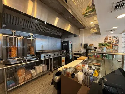 Prime Miami Beach Restaurant with High Foot Traffic Location