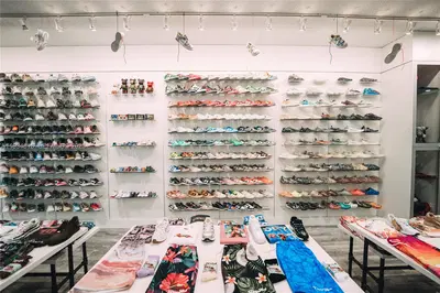 Premier Sneaker and Streetwear Boutique with Strong Brand Influence