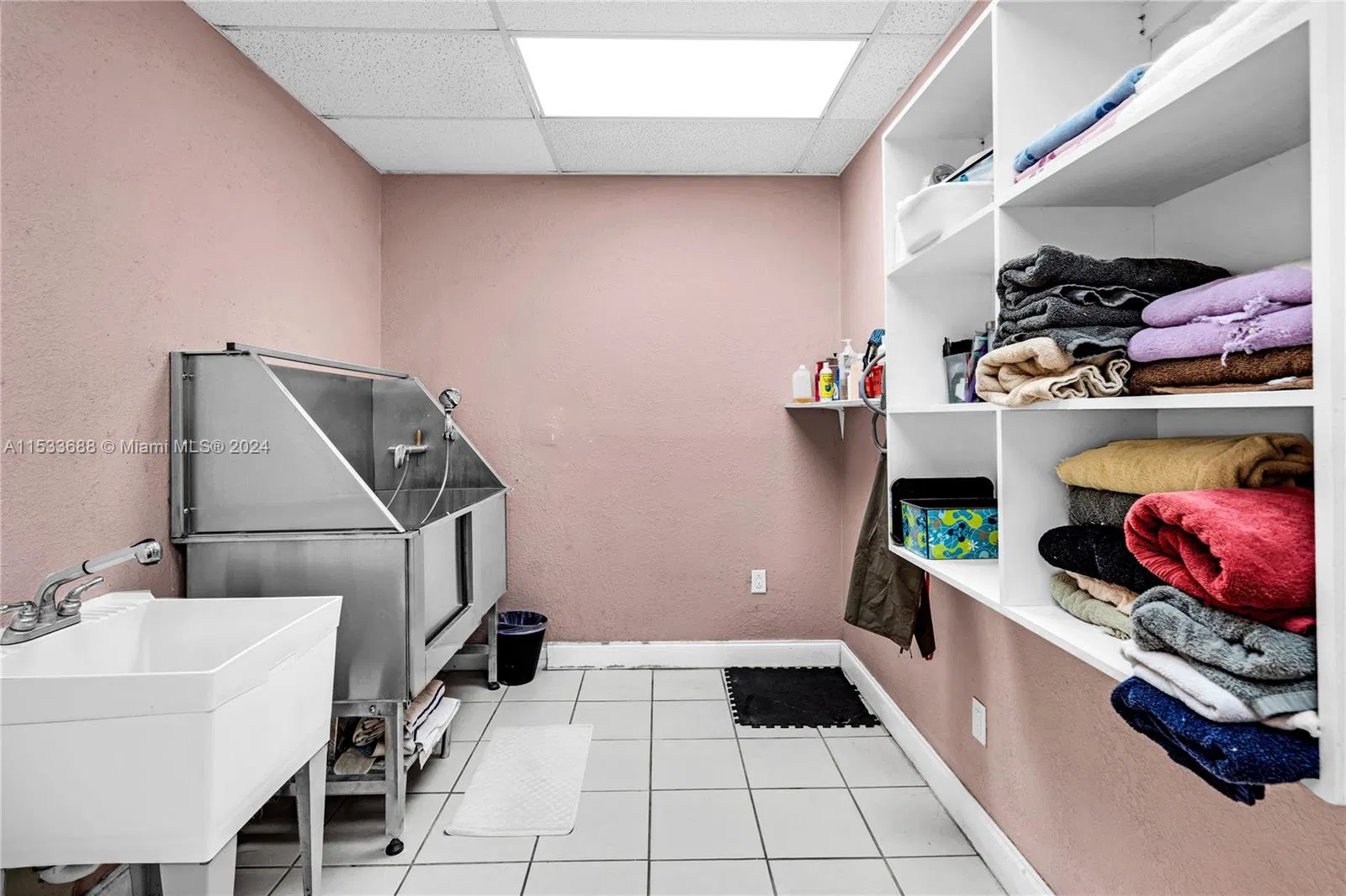 Thriving Pet Grooming Business with Expansion Potential