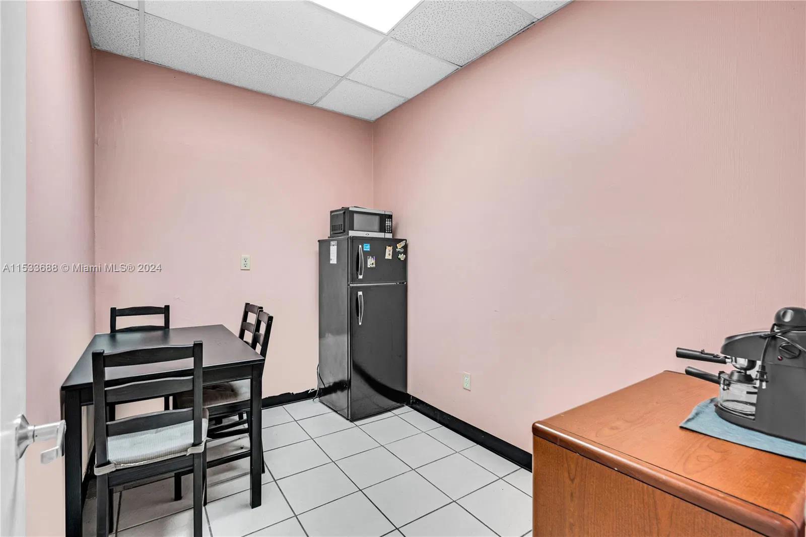 Thriving Pet Grooming Business with Expansion Potential