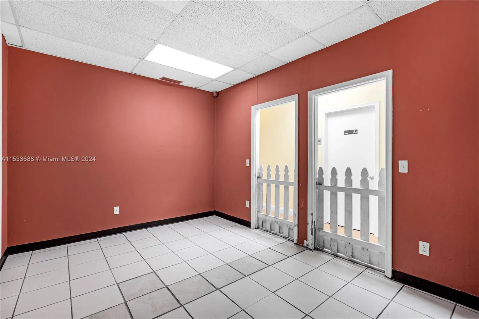 Thriving Pet Grooming Business with Expansion Potential