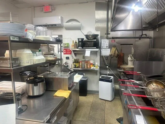 Growing Restaurant Concept with Two Prime Locations