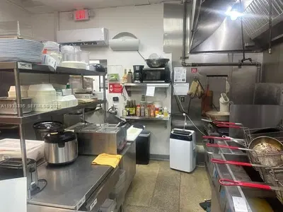 Growing Restaurant Concept with Two Prime Locations