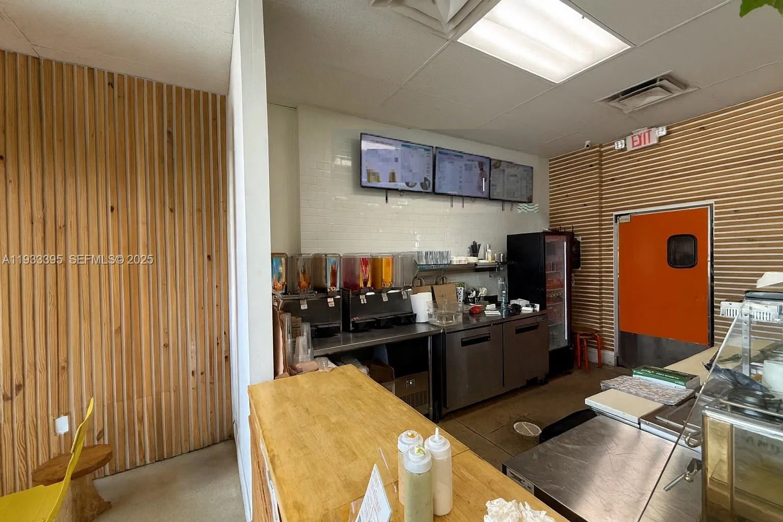 Growing Restaurant Concept with Two Prime Locations