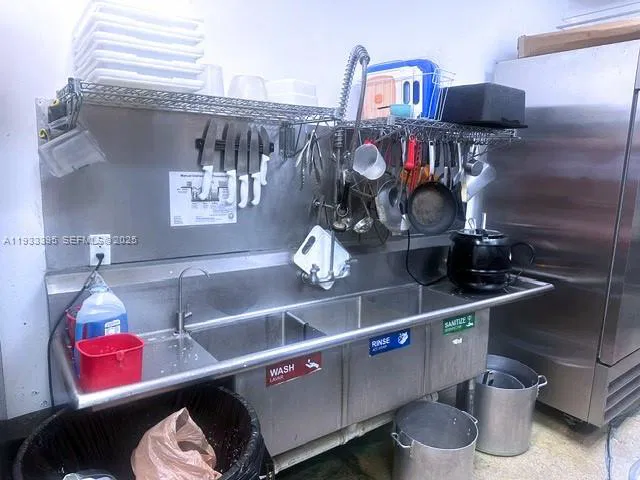 Growing Restaurant Concept with Two Prime Locations