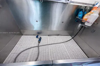 Profitable Mobile Pet Grooming with Recurring Clientele