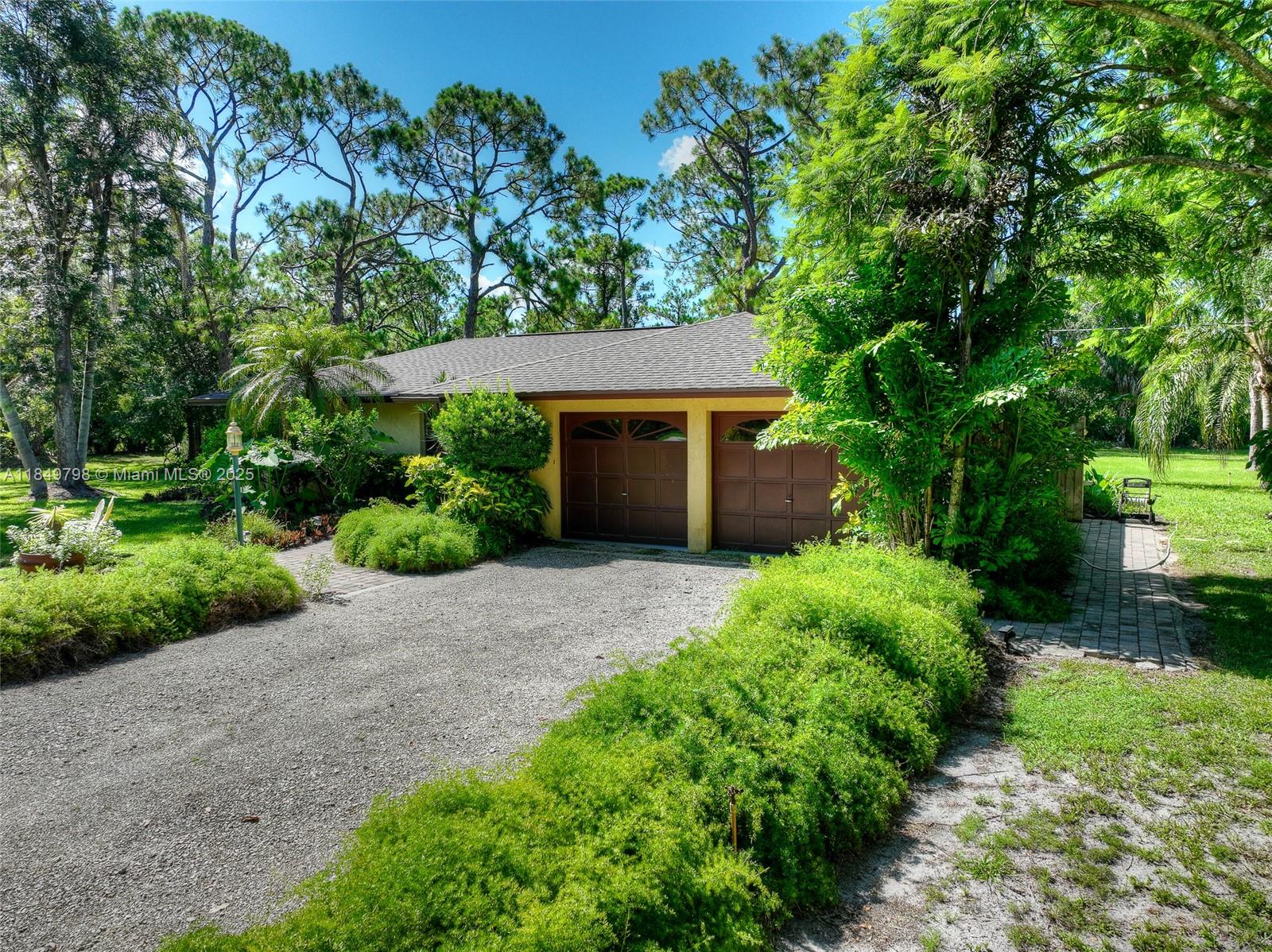 Premier Honey Bee Farm with National Brand Recognition