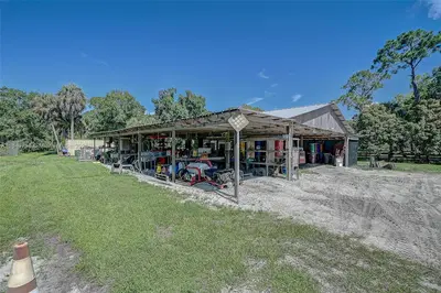 Premier Honey Bee Farm with National Brand Recognition